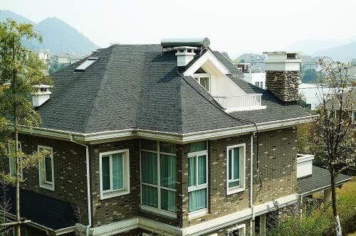 彩色沥青瓦铺设屋顶有哪些优势
